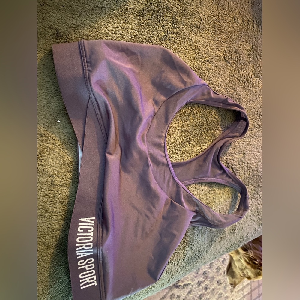 I’m selling a Victoria sports bra
